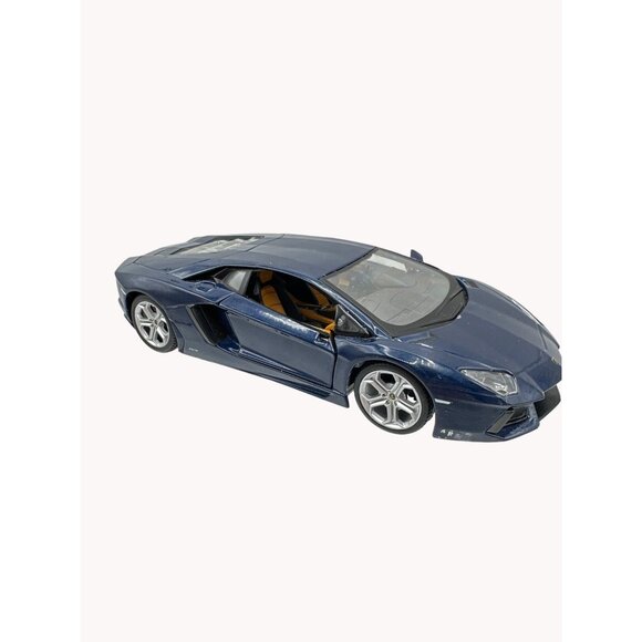 Maisto Lamborghini Aventador LP7004 Diecast Model Car 124 Scale Blue Collectible - Picture 3 of 9